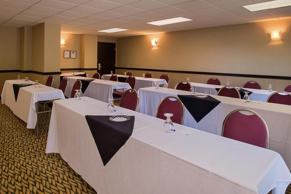 Ramada Plaza Rochester Airport Zewnętrze zdjęcie