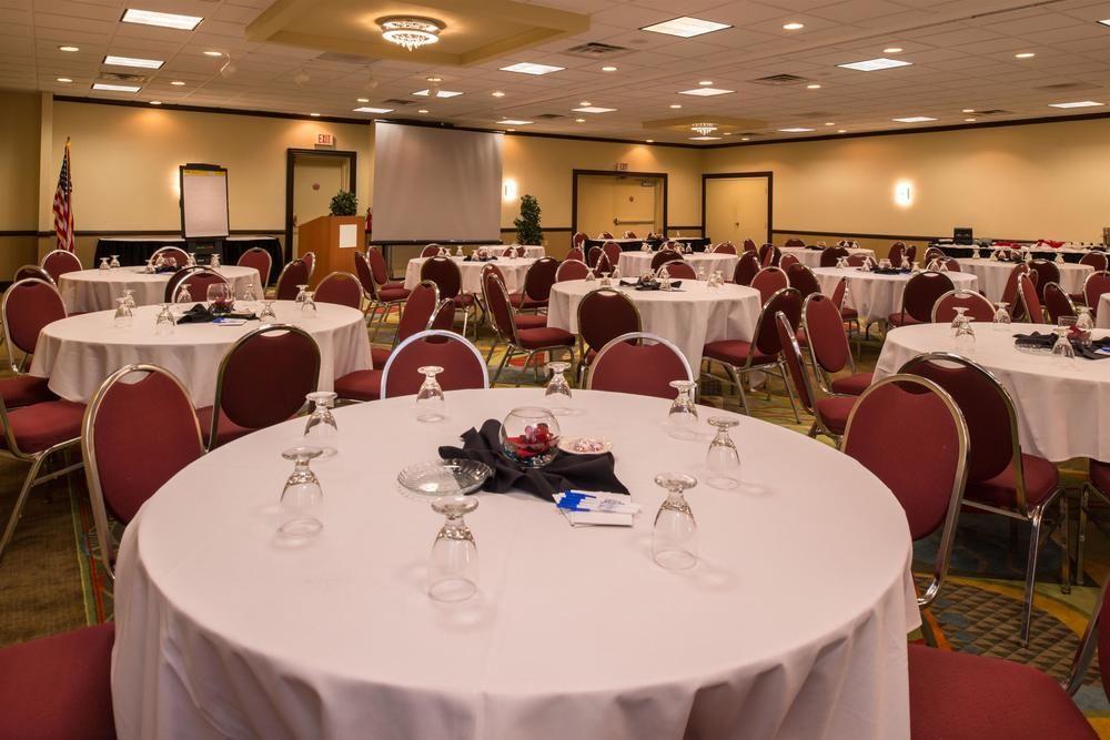 Ramada Plaza Rochester Airport Zewnętrze zdjęcie