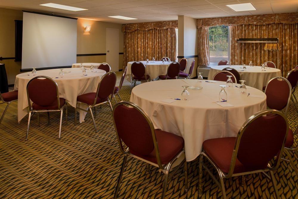 Ramada Plaza Rochester Airport Zewnętrze zdjęcie