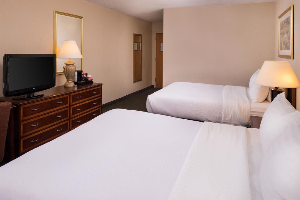 Ramada Plaza Rochester Airport Zewnętrze zdjęcie