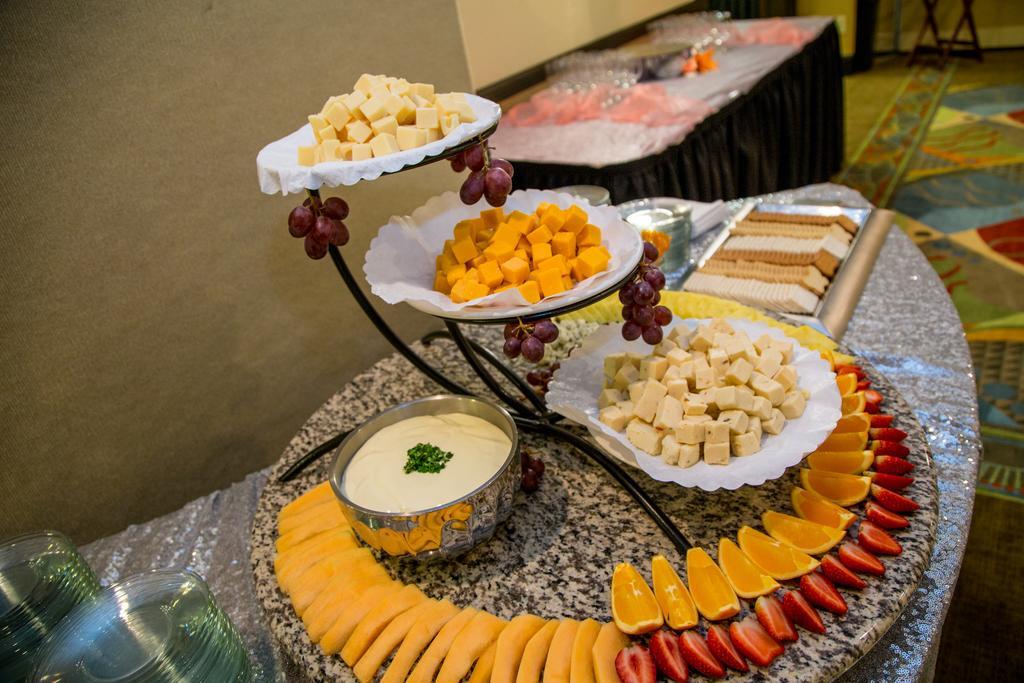 Ramada Plaza Rochester Airport Zewnętrze zdjęcie