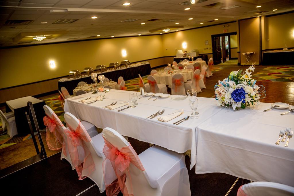Ramada Plaza Rochester Airport Zewnętrze zdjęcie