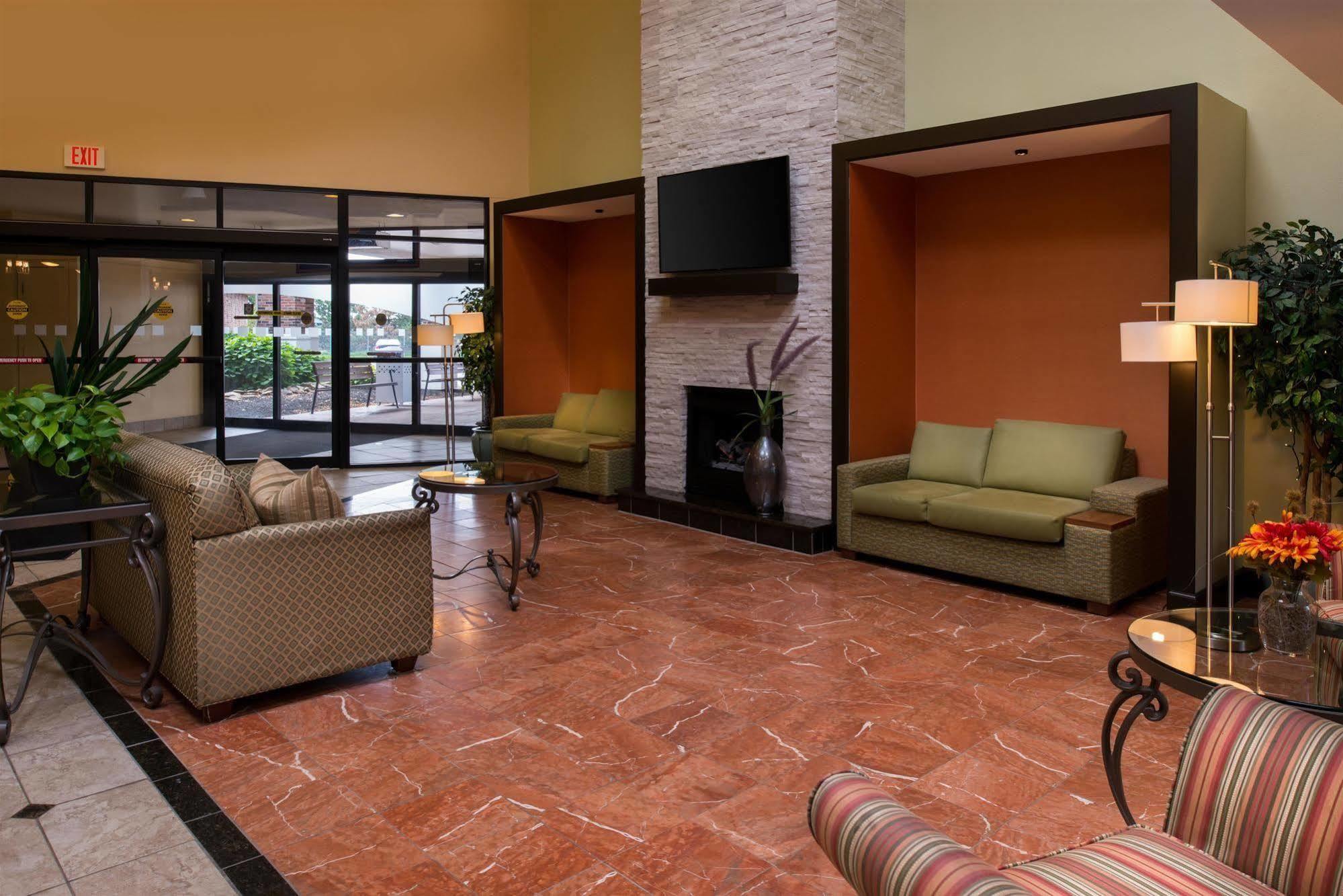 Ramada Plaza Rochester Airport Zewnętrze zdjęcie